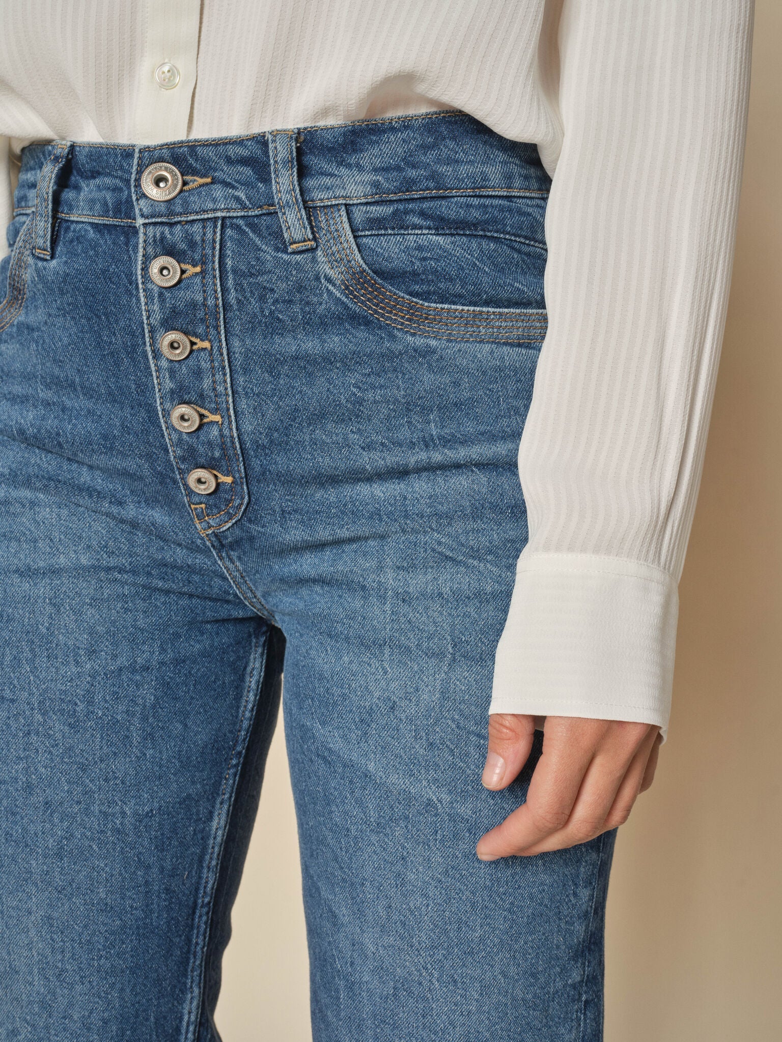 Modelshot / Blue / Detail